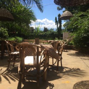 Blick auf das Restaurant der Hotelfachschule More Than A Drop in Moshi, Tansania